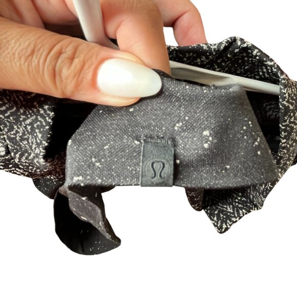 Lululemon Rest Less Cropped 1/2 Zip black tag size is missing is like small - Picture 11 of 12